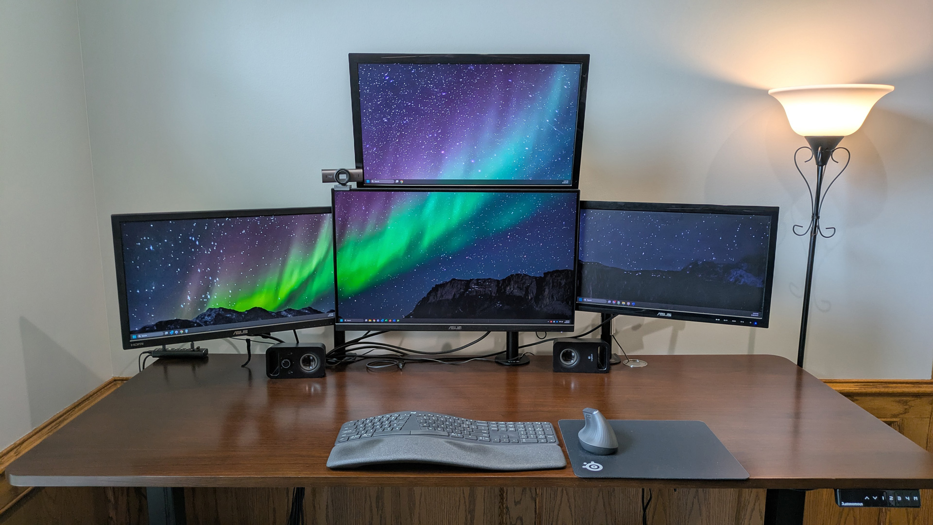 quad monitor display setup